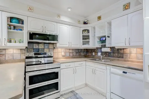2440 Bromsgrove Road Mississauga ON L5J 4J7
