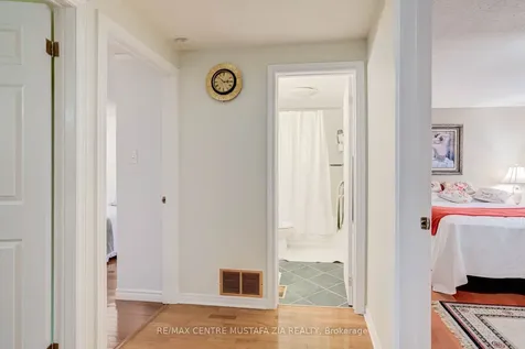 2440 Bromsgrove Road Mississauga ON L5J 4J7