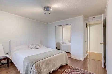 2440 Bromsgrove Road Mississauga ON L5J 4J7