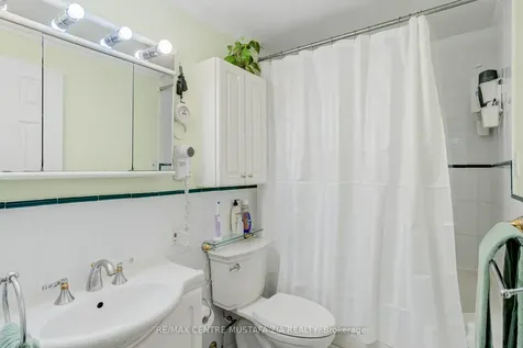2440 Bromsgrove Road Mississauga ON L5J 4J7
