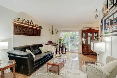 2440 Bromsgrove Road Mississauga ON L5J 4J7