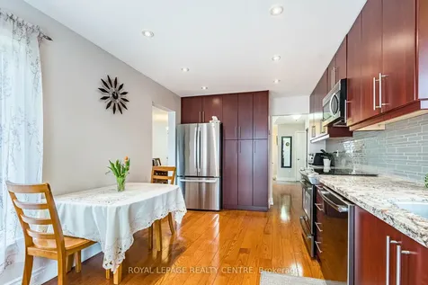 3026 Dalehurst Drive Mississauga ON L5N 6M8