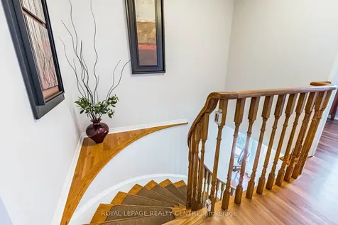3026 Dalehurst Drive Mississauga ON L5N 6M8