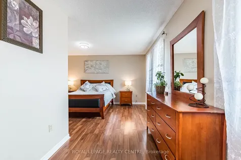 3026 Dalehurst Drive Mississauga ON L5N 6M8