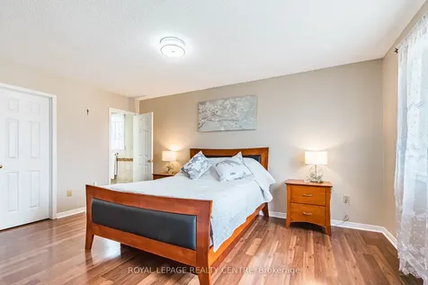 3026 Dalehurst Drive Mississauga ON L5N 6M8
