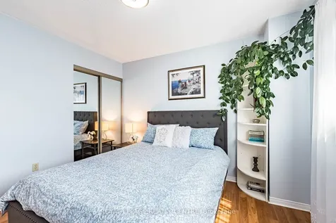 3026 Dalehurst Drive Mississauga ON L5N 6M8