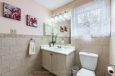 3026 Dalehurst Drive Mississauga ON L5N 6M8