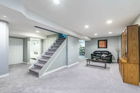 3026 Dalehurst Drive Mississauga ON L5N 6M8