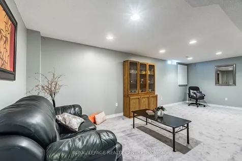 3026 Dalehurst Drive Mississauga ON L5N 6M8
