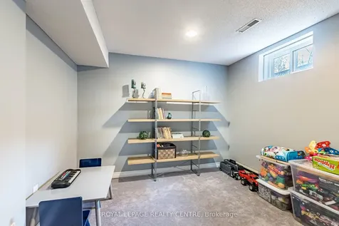 3026 Dalehurst Drive Mississauga ON L5N 6M8