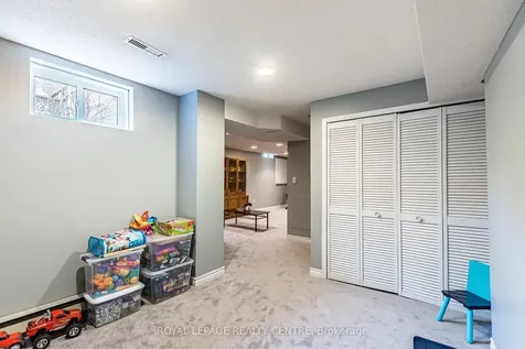 3026 Dalehurst Drive Mississauga ON L5N 6M8