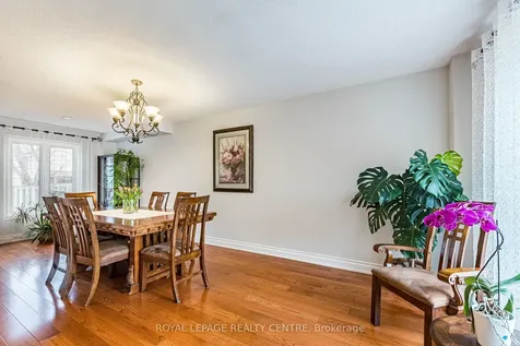 3026 Dalehurst Drive Mississauga ON L5N 6M8
