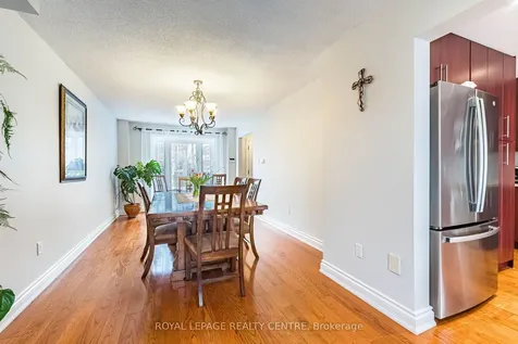 3026 Dalehurst Drive Mississauga ON L5N 6M8