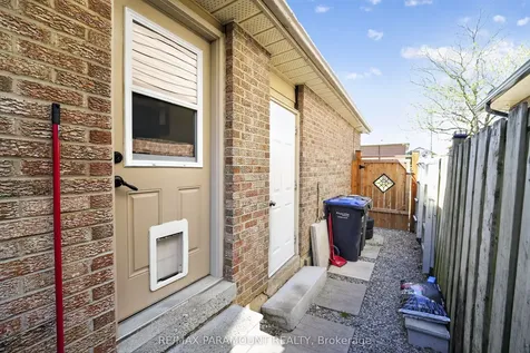 186 Weybridge Trail Brampton ON L6V 3W2