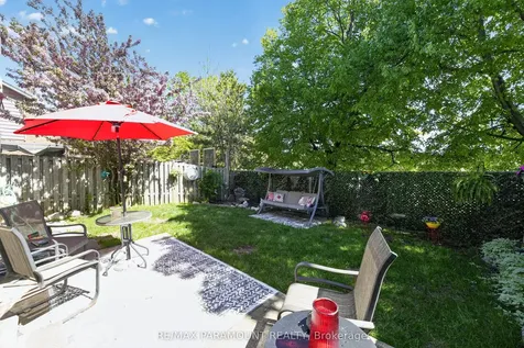 186 Weybridge Trail Brampton ON L6V 3W2