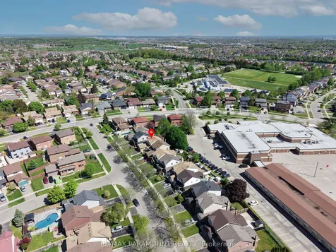 186 Weybridge Trail Brampton ON L6V 3W2