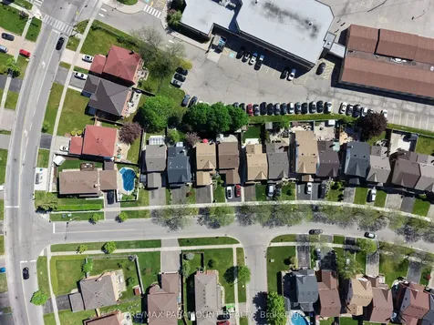 186 Weybridge Trail Brampton ON L6V 3W2