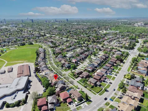 186 Weybridge Trail Brampton ON L6V 3W2