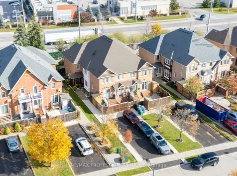 99 Desert Sand Drive Brampton ON L6R 1V7