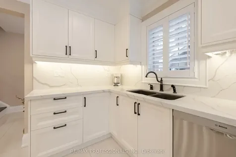 99 Desert Sand Drive Brampton ON L6R 1V7