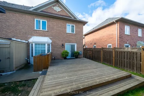 99 Desert Sand Drive Brampton ON L6R 1V7