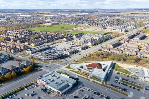 99 Desert Sand Drive Brampton ON L6R 1V7