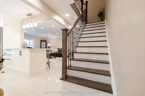 99 Desert Sand Drive Brampton ON L6R 1V7