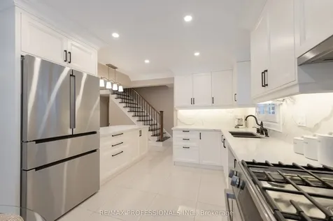 99 Desert Sand Drive Brampton ON L6R 1V7