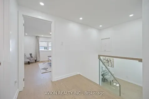 1397 Highgate Court Oakville ON L6H 2V4