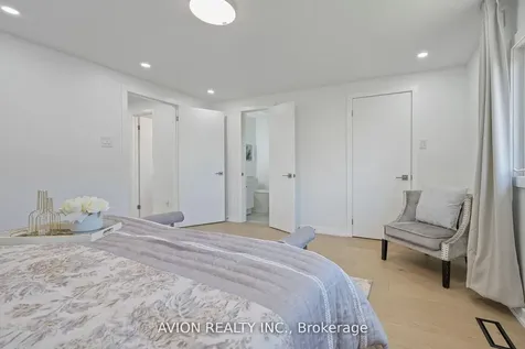 1397 Highgate Court Oakville ON L6H 2V4