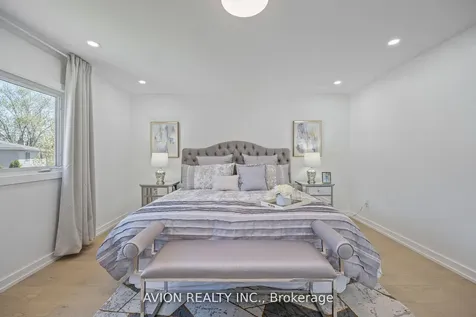1397 Highgate Court Oakville ON L6H 2V4