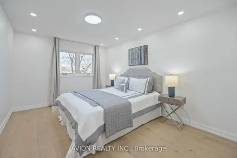 1397 Highgate Court Oakville ON L6H 2V4