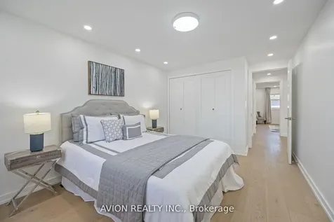1397 Highgate Court Oakville ON L6H 2V4