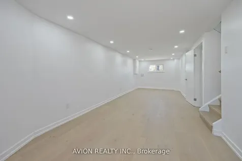 1397 Highgate Court Oakville ON L6H 2V4