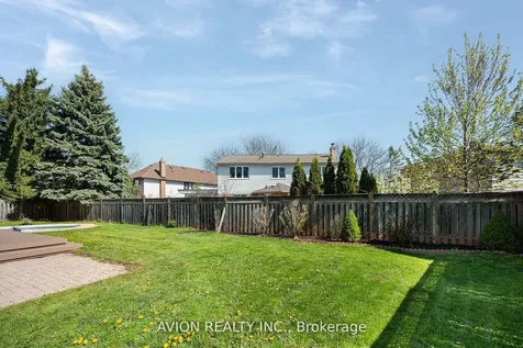 1397 Highgate Court Oakville ON L6H 2V4