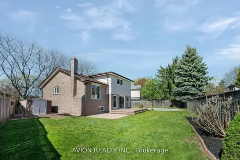 1397 Highgate Court Oakville ON L6H 2V4