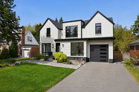 1435 Applewood Road Mississauga ON L5E 2L9