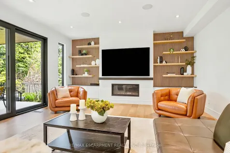 1435 Applewood Road Mississauga ON L5E 2L9
