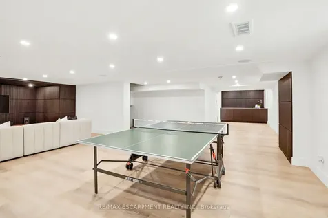 1435 Applewood Road Mississauga ON L5E 2L9