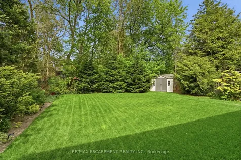 1435 Applewood Road Mississauga ON L5E 2L9