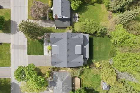 1435 Applewood Road Mississauga ON L5E 2L9