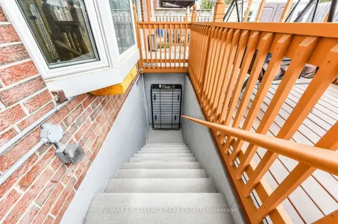 89 Castlehill Road Brampton ON L6X 4C3