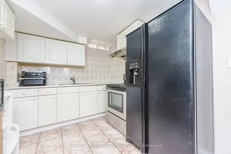 89 Castlehill Road Brampton ON L6X 4C3