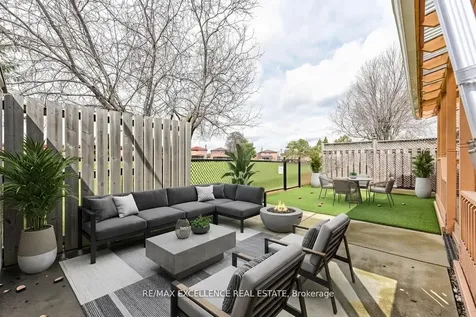 89 Castlehill Road Brampton ON L6X 4C3