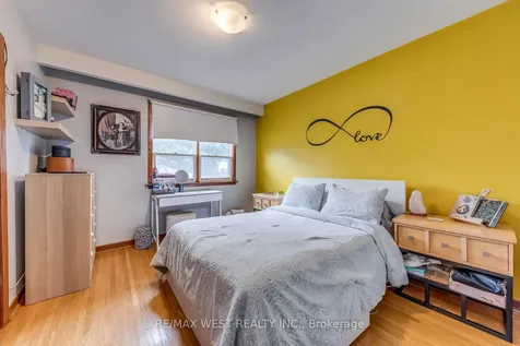 65 North Park Drive Toronto ON M6L 1K4