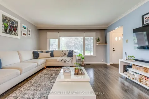 65 North Park Drive Toronto ON M6L 1K4