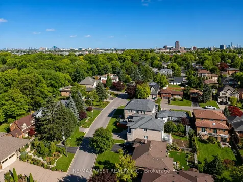 65 North Park Drive Toronto ON M6L 1K4