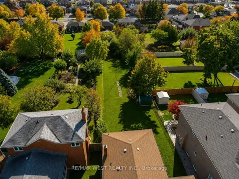65 North Park Drive Toronto ON M6L 1K4