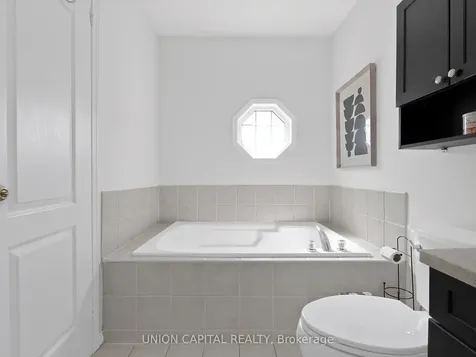 3845 Ridgepoint Way Mississauga ON L5N 7T7
