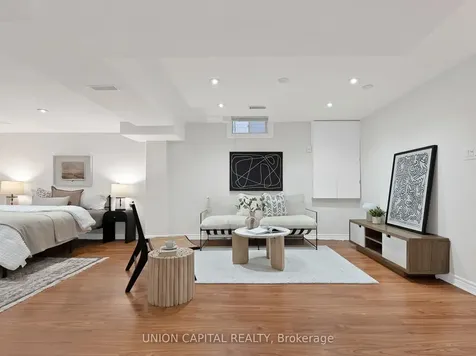 3845 Ridgepoint Way Mississauga ON L5N 7T7